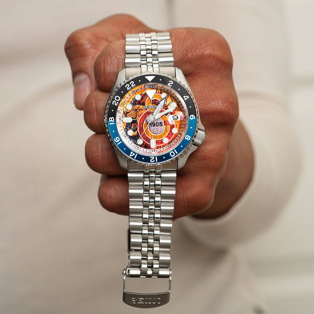 Seiko 5 Sports GMT Aslanlar Sahada – Hand-painted custom Seiko 5 Sports GMT featuring Turkish football heritage in yellow and red, a bespoke timepiece by IFL Watches
