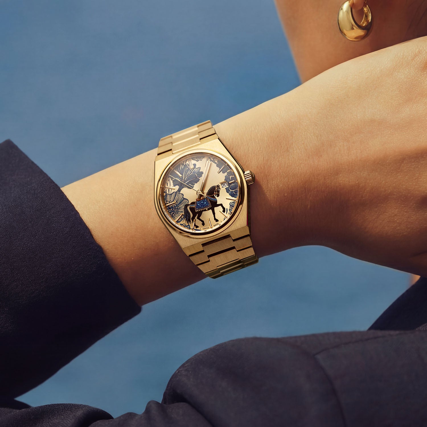 Equestrian Concept – Hand-painted bespoke timepiece featuring equestrian artwork on gold PVD-coated case