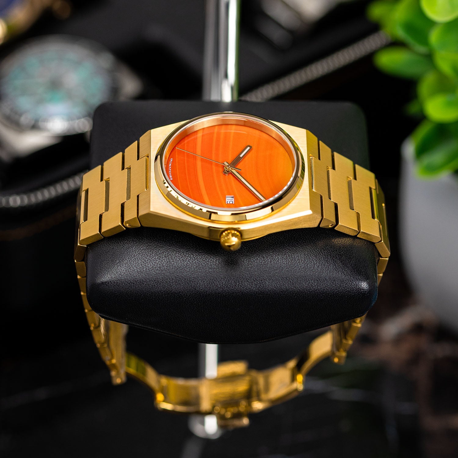 Red Agate Gold Concept – Custom natural red agate stone dial on gold-tone stainless steel watch, bespoke timepiece by IFL Watches