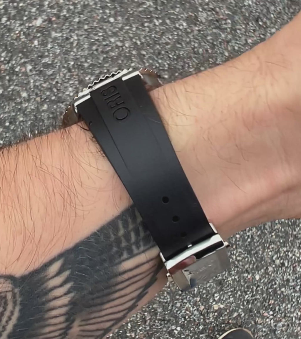 Oris Aquis R Midnight Sky